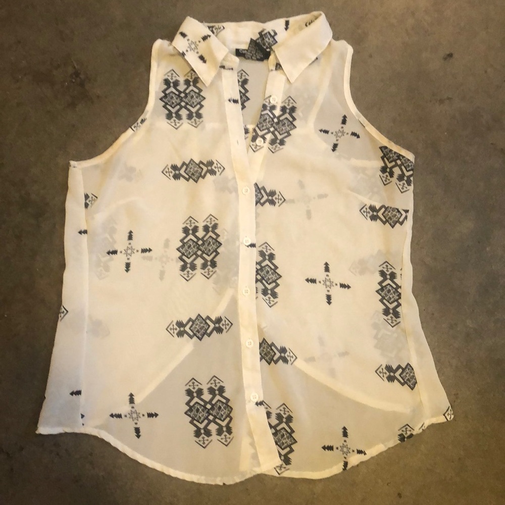 Open Back Off White Top w/ Design, Small.